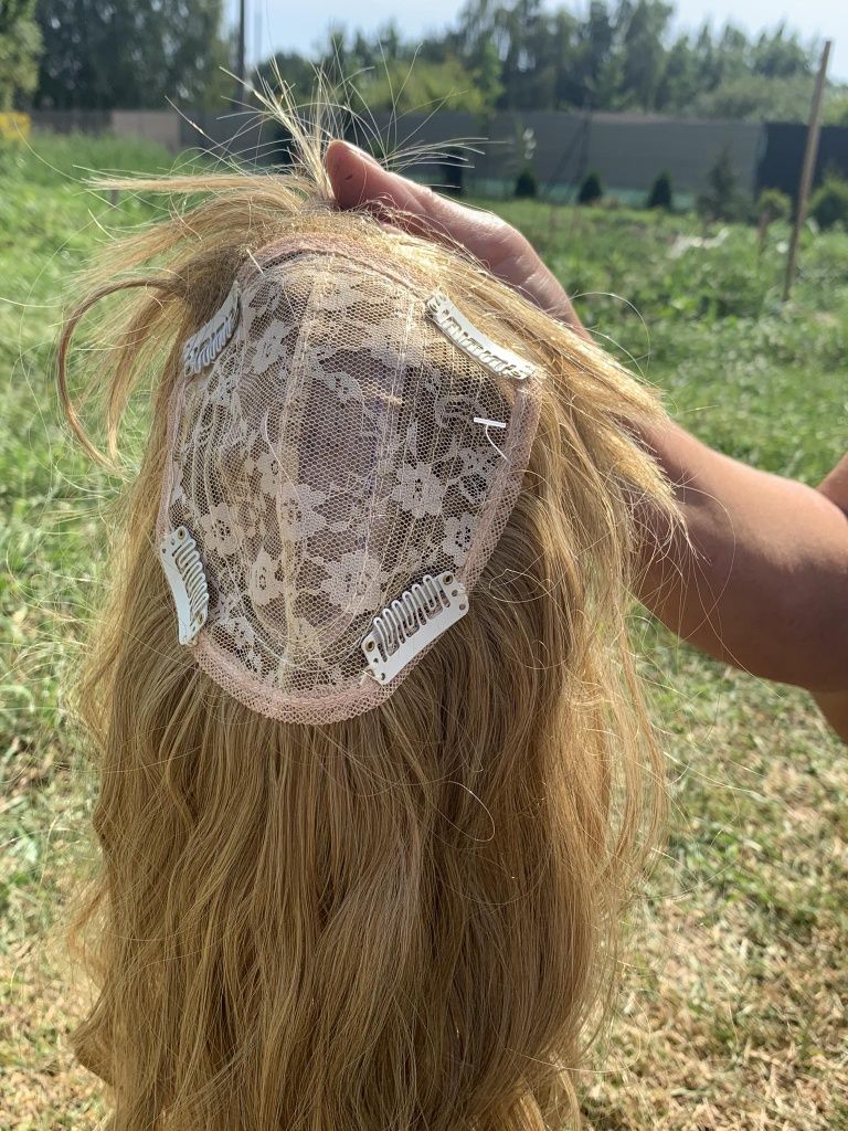 Topper blond z grzywką