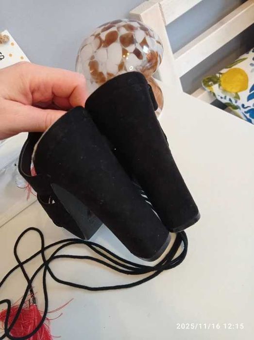 nowe buty damskie na słupku 37