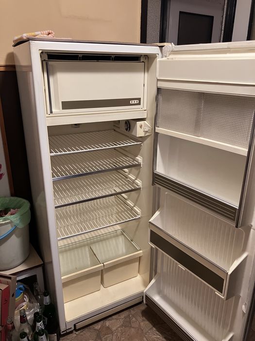 Lodówka           .