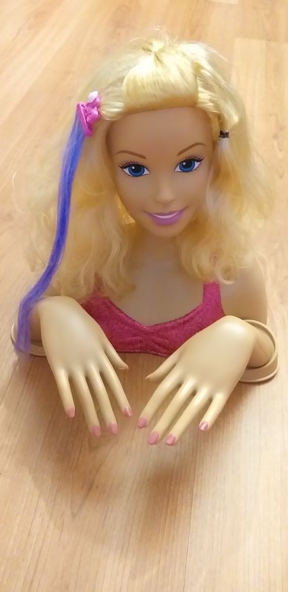 Busto Barbie cabeleireiro e acessorios