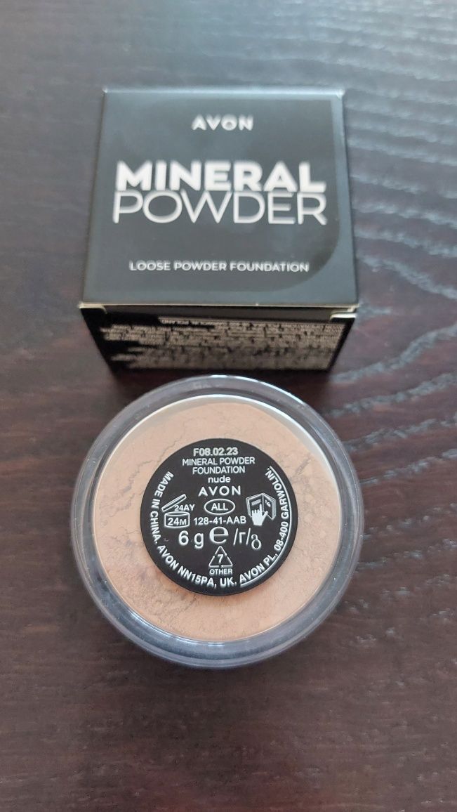 Avon Bronzing Powder puder brązujący Golden Bronze Bronze & Glow