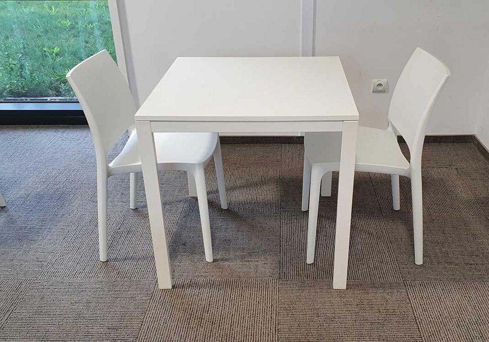 Stolik 75 cm x 75 cm Biały