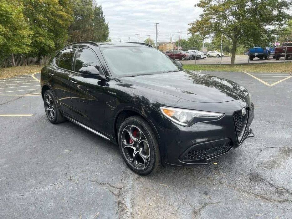 Alfa Romeo Stelvio Veloce      2023