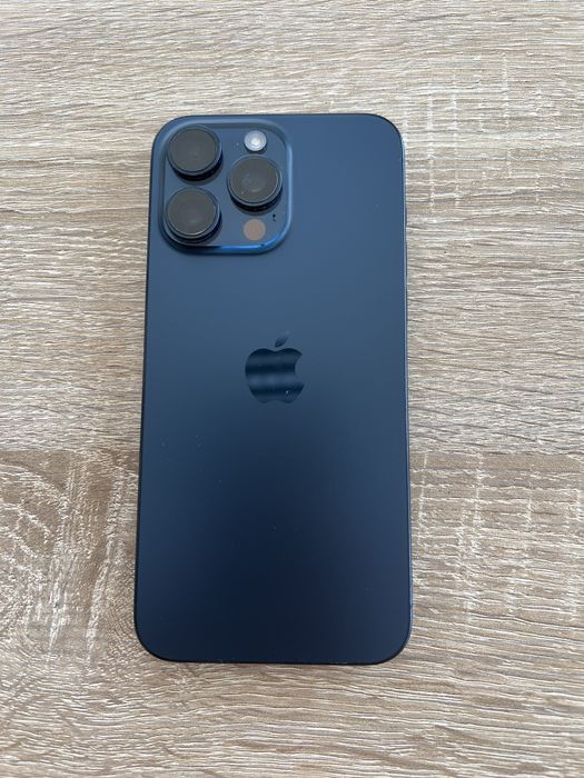 продаю айфон 15 про макс 256