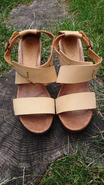 Venezia skórzane beżowe sandały sandałki drewniaki .