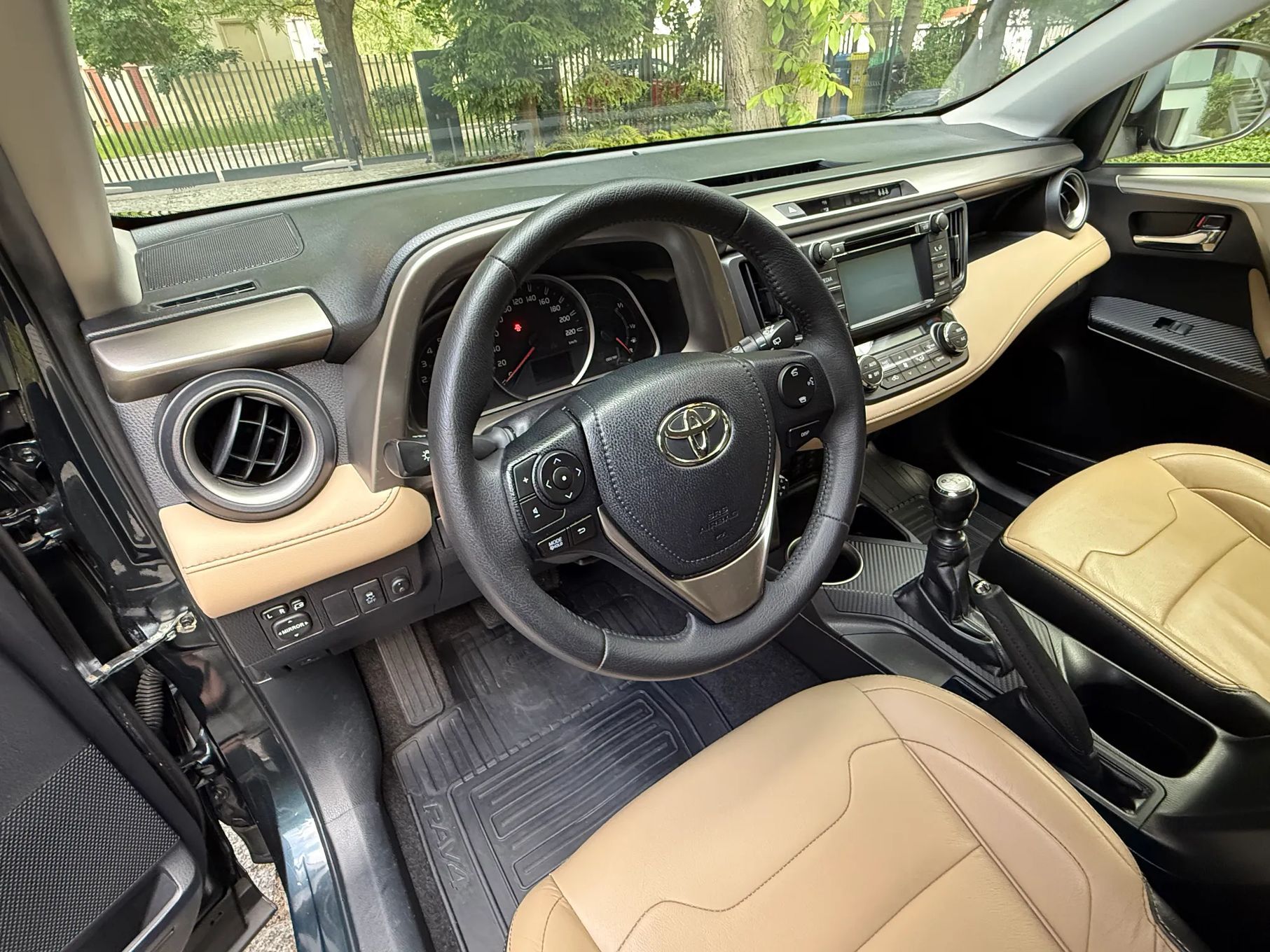 Toyota RAV4 Toyota RAV4 2.0 D-4D Premium 4x4 Salon PL/ Serwis ASO/ Bezwypadkowy