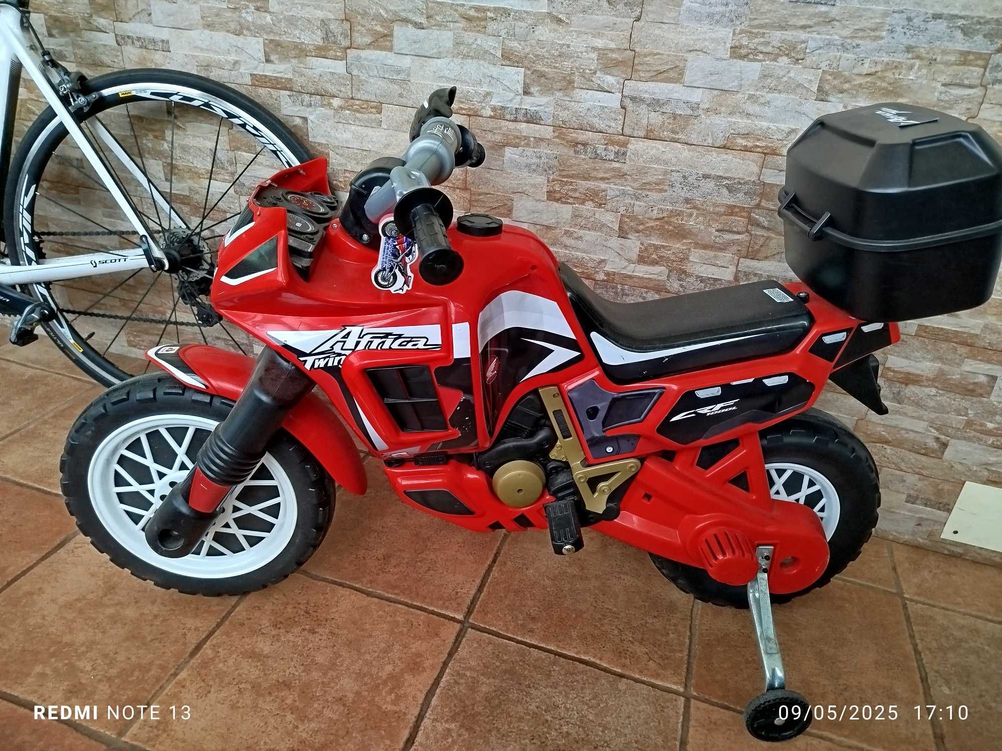 Mota a bateria África Twin V6