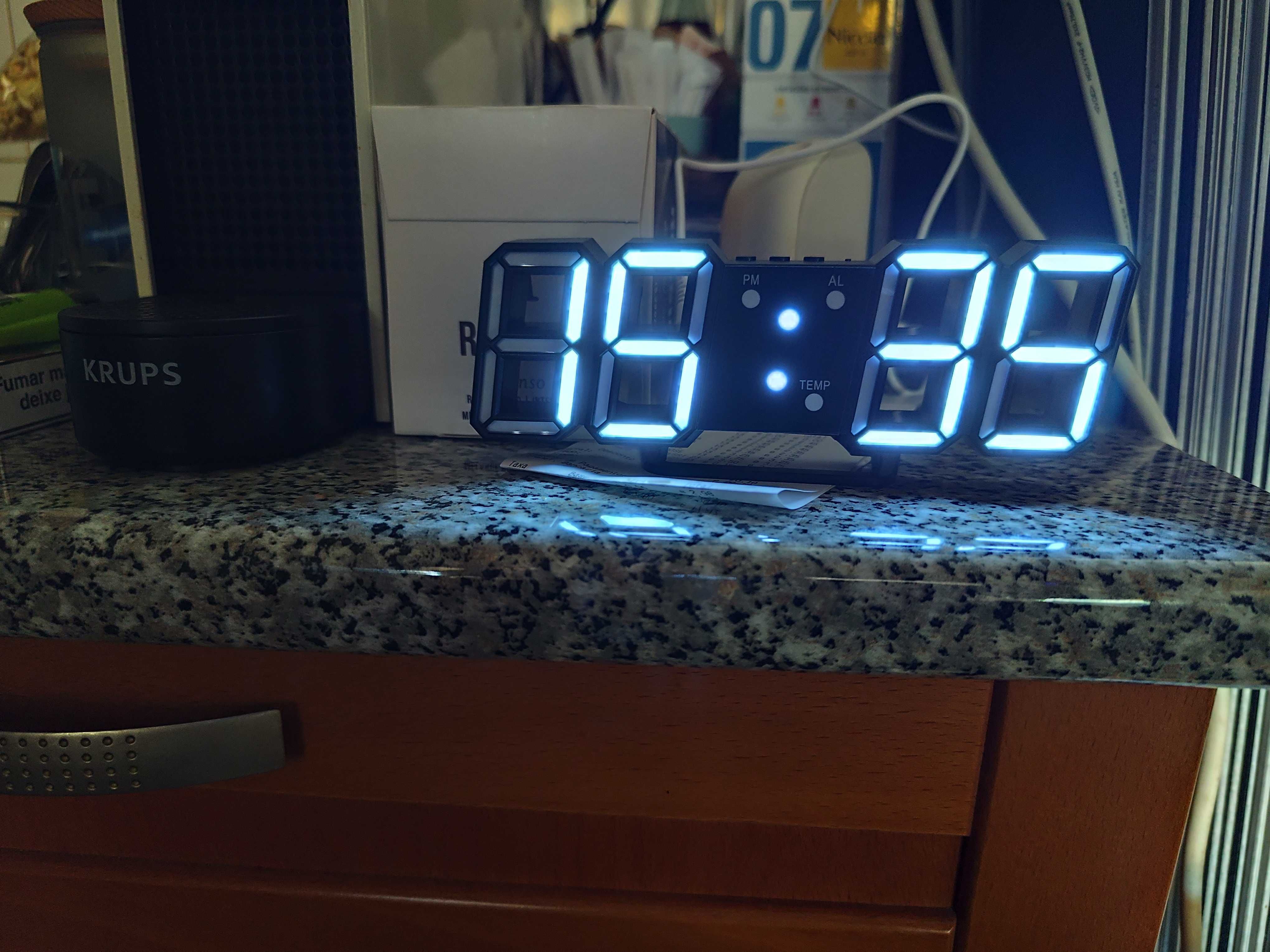 Relógio led digital de mesa etc