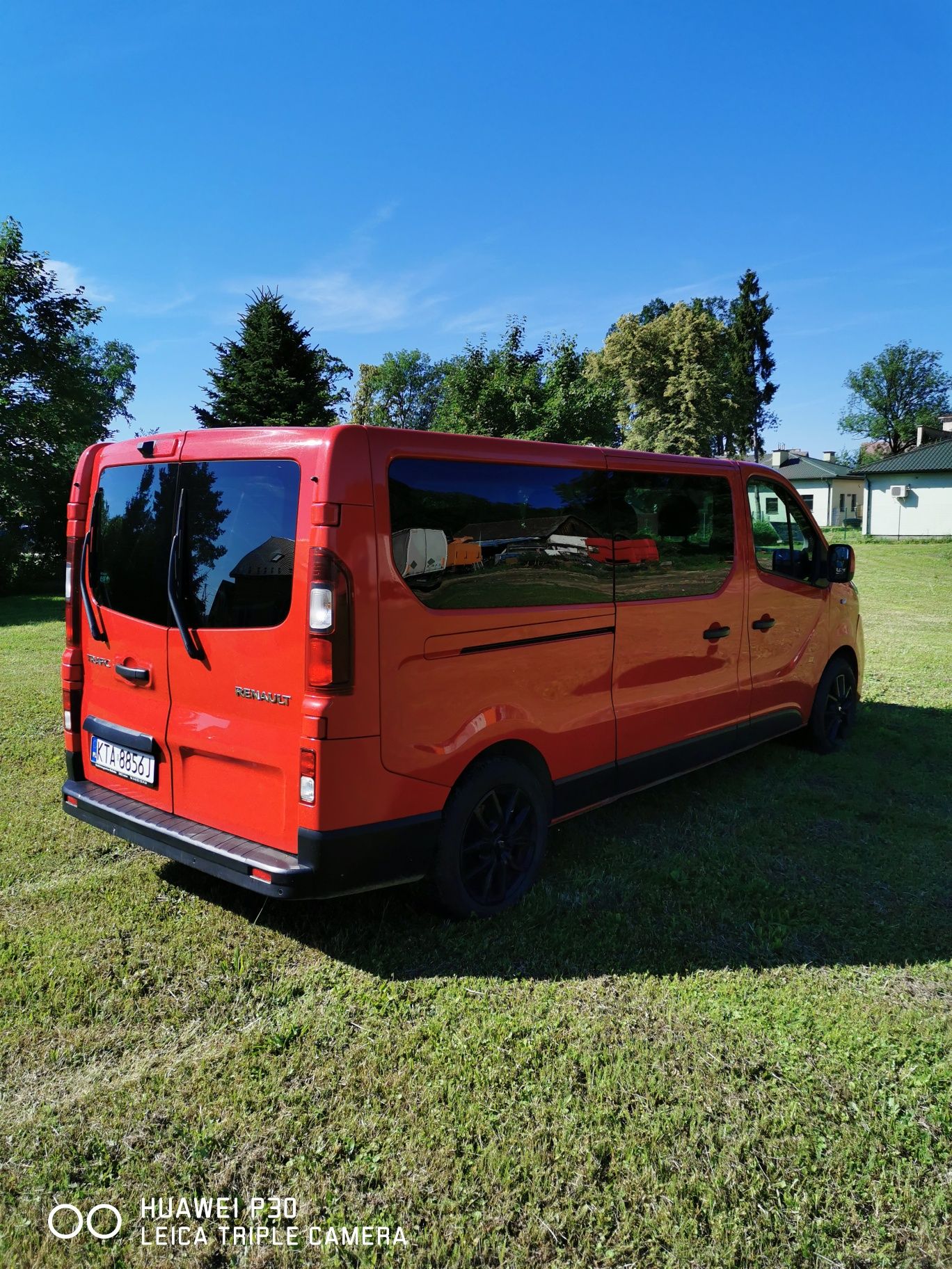 Wynajem busa 9-osobowy Trafic - Long