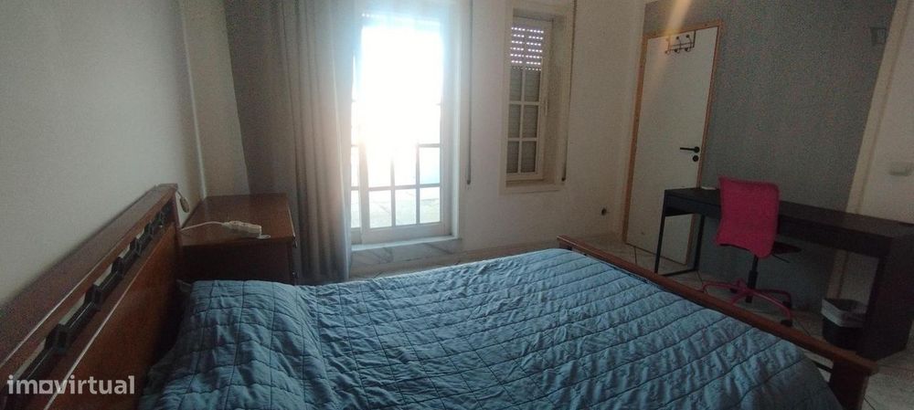 745249 - Quarto com cama de casal, com casa de...