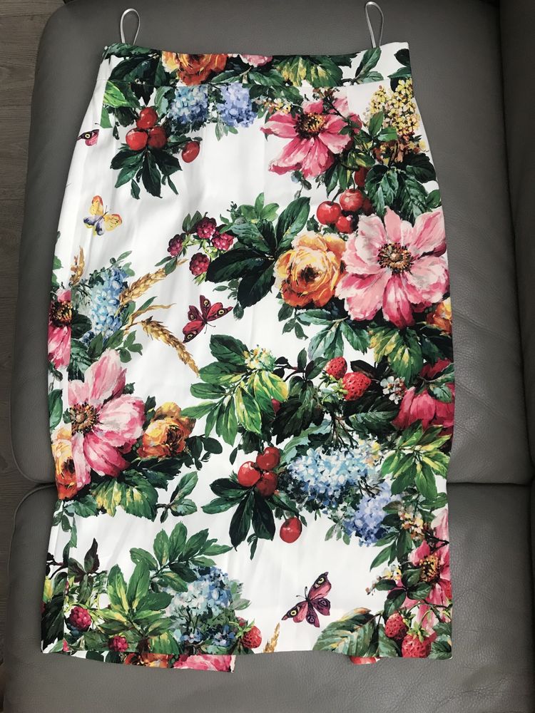 Шёлковый костюм Dolce Gabbana. 42 р. Оригинал. Новый.