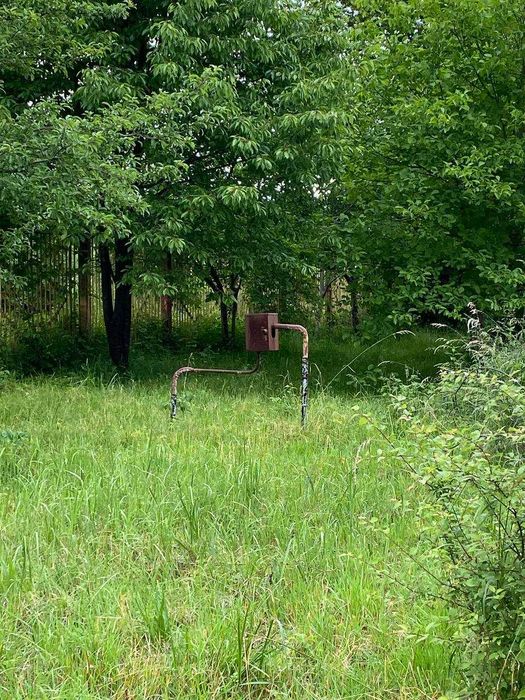 Приміщення 1230 м2 та земельна ділянка 0,35 га в с. Вістова