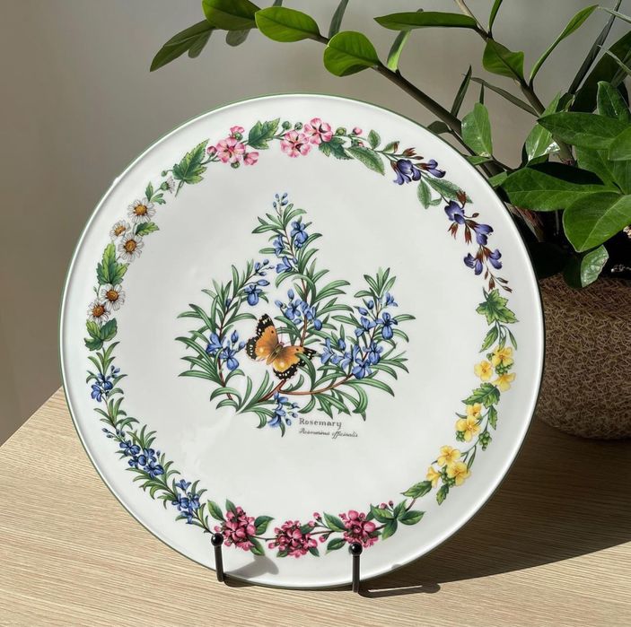 Порцелянова тарілка для тортів та тістечок