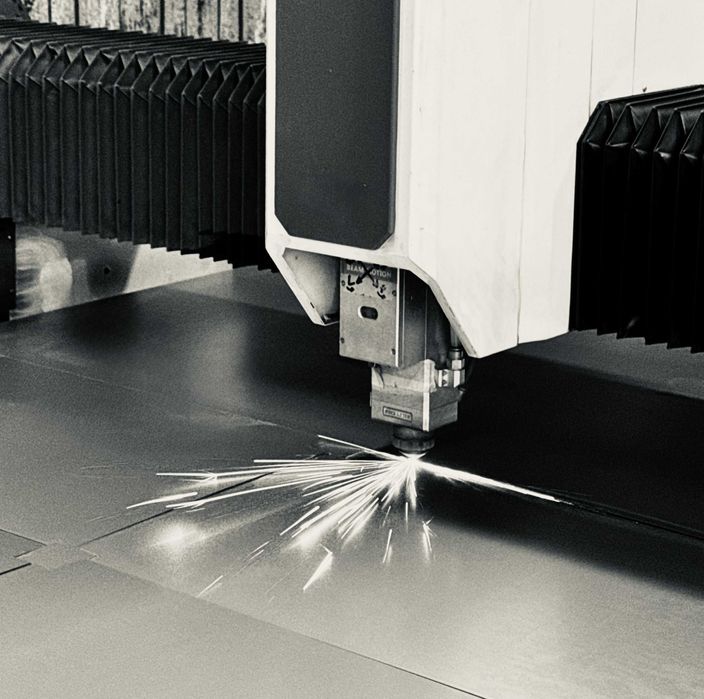 Usługa cięcia i gięcia blach laserem Fiber