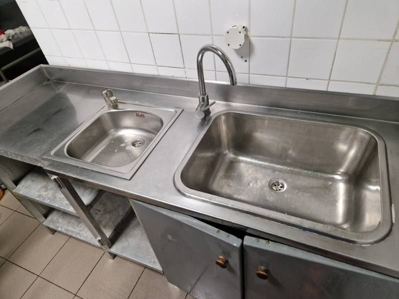 Zlew gastronomiczny dwukomorowy z ociekaczem