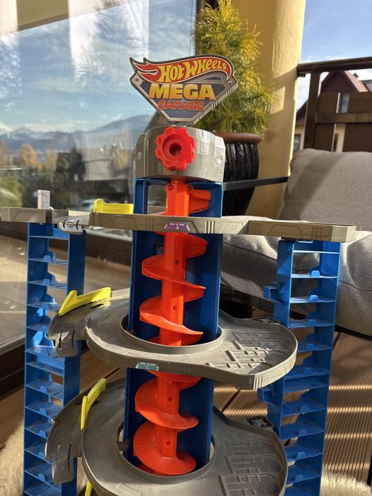 Garaż  Hotweels wysoki 71 cm