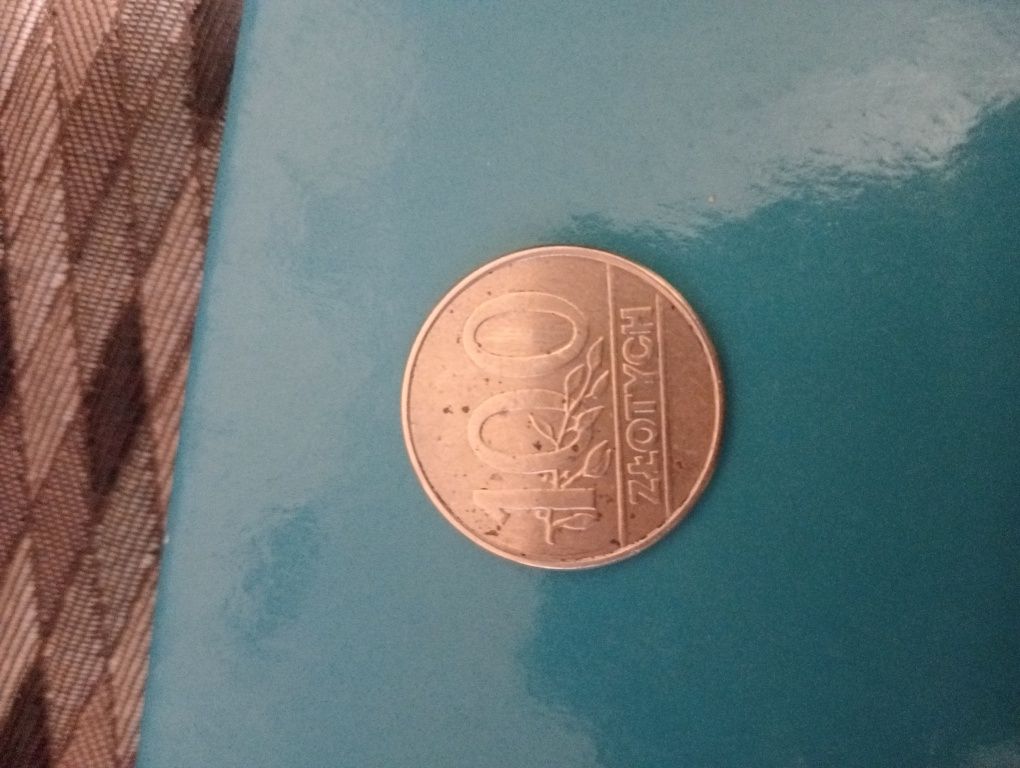 Moneta 100zł z 1990r z koroną czeską.