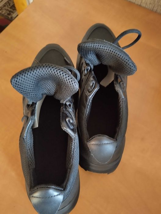 Трекінгові  кросівки  43р.