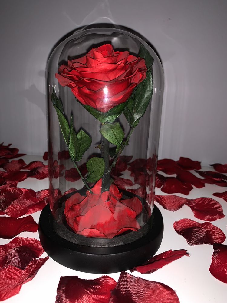 Wieczna róża w szkle - prezent na walentynki