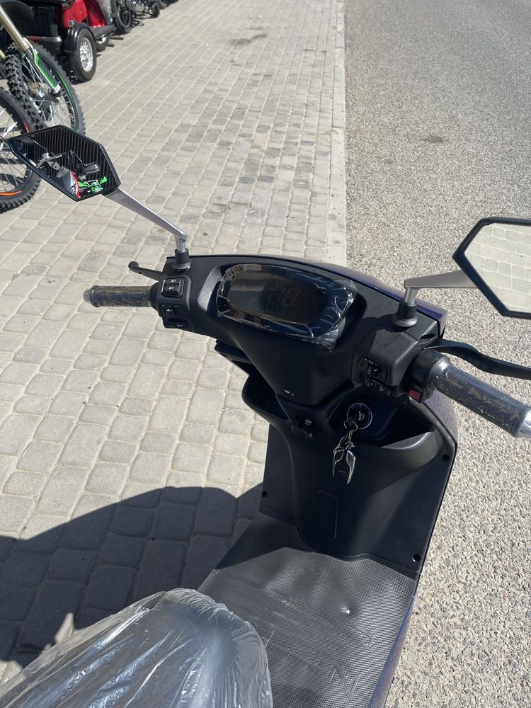 Електроскутер FORTE T3 1800W