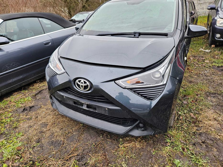 Toyota Aygo бампер передній тойота айго разбор запчасть деталь купить