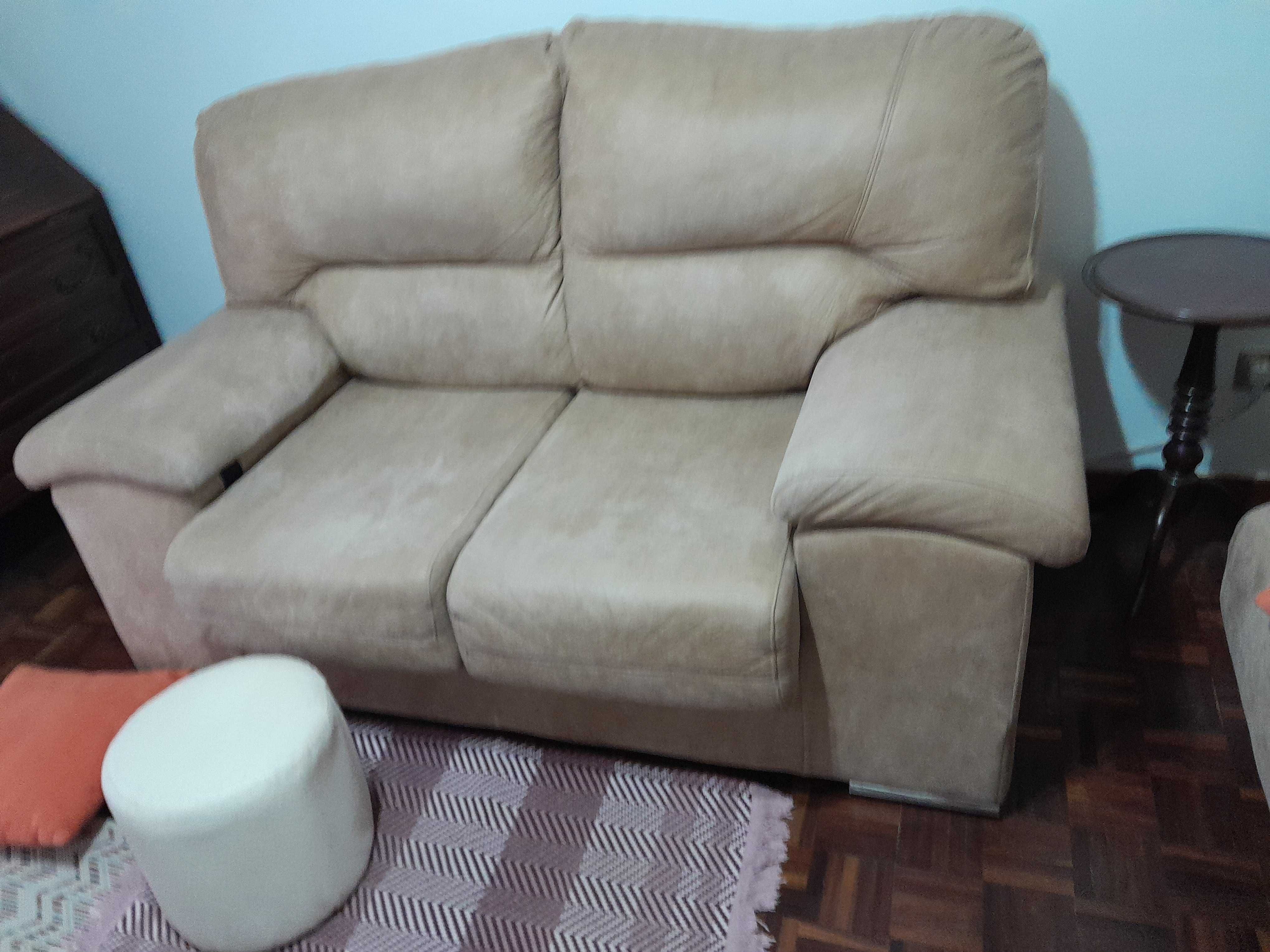 Conjunto sofas ( 2 lugares + 3 lugares)