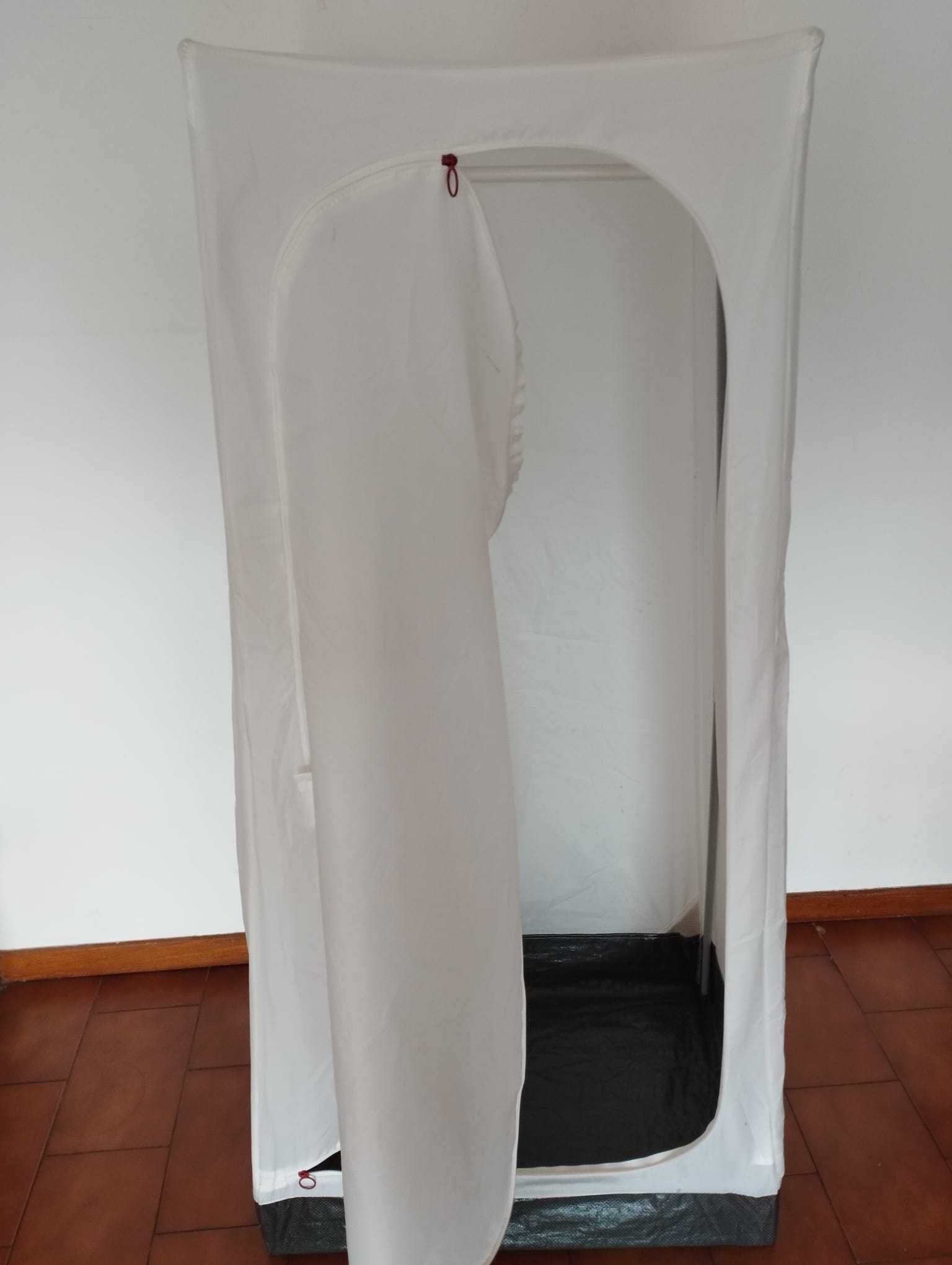Roupeiros VUKU Ikea