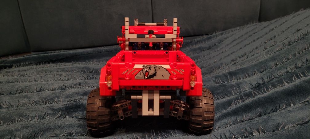 Lego Technic - Pickup czerwony (rozłożony/złozony)