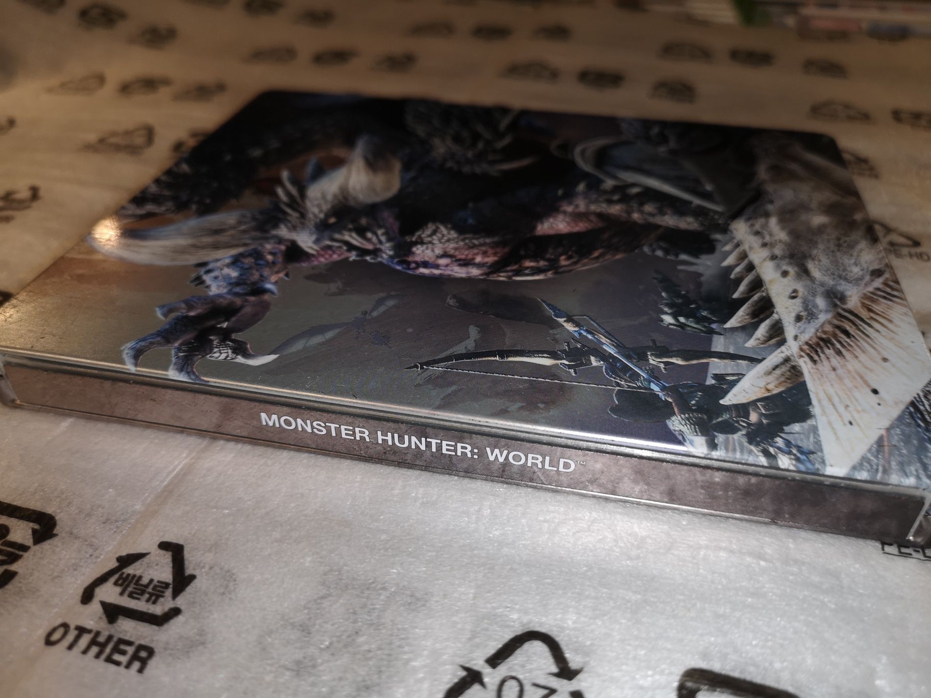 Monster Hunter World PS4 gra + STEELBOOK (stan BDB)