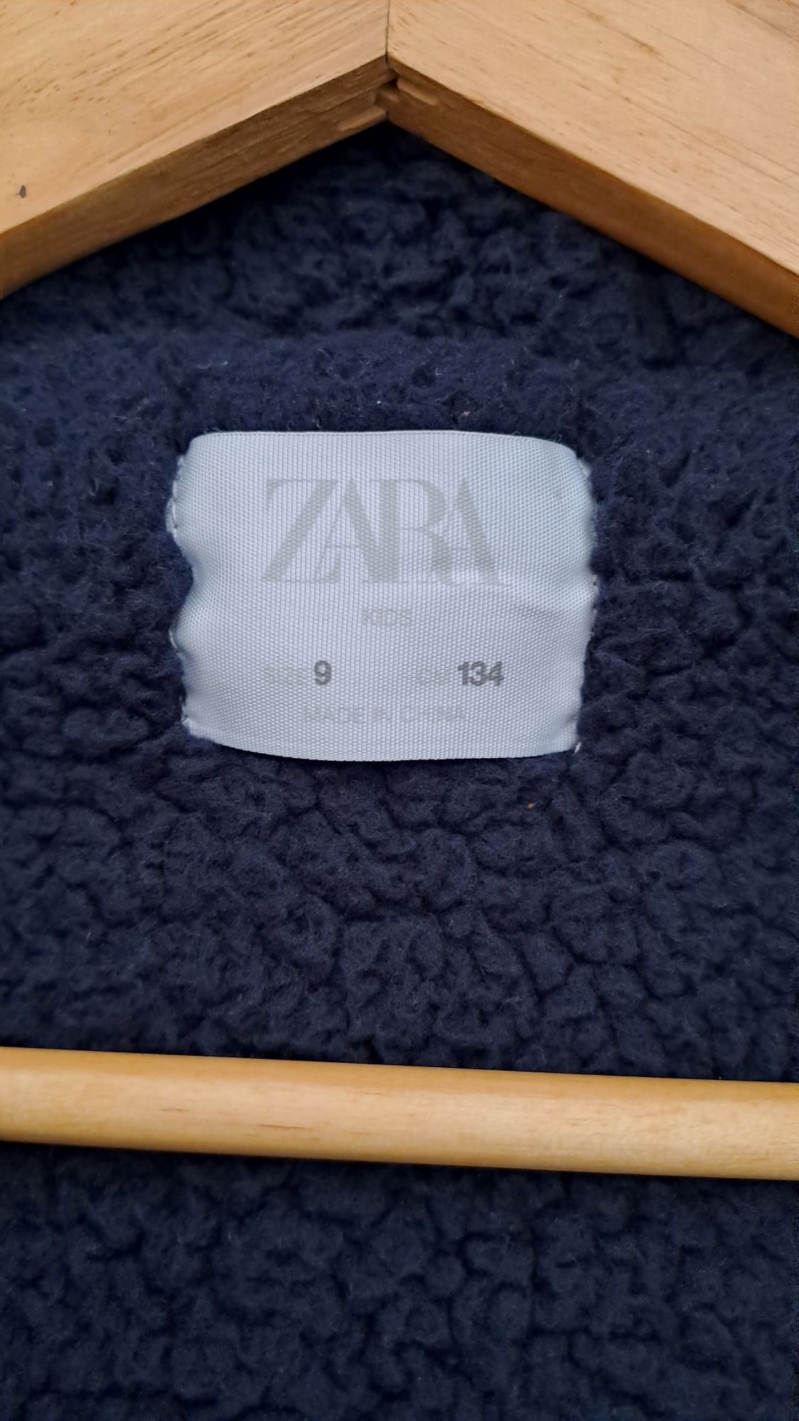 Blusão menino Zara tamanho 9 como novo