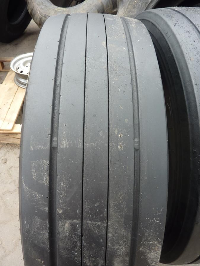 2x Opona używana ciężarowa 275/70R22.5 GOODYEAR LHT 440zł(szt.) C2061