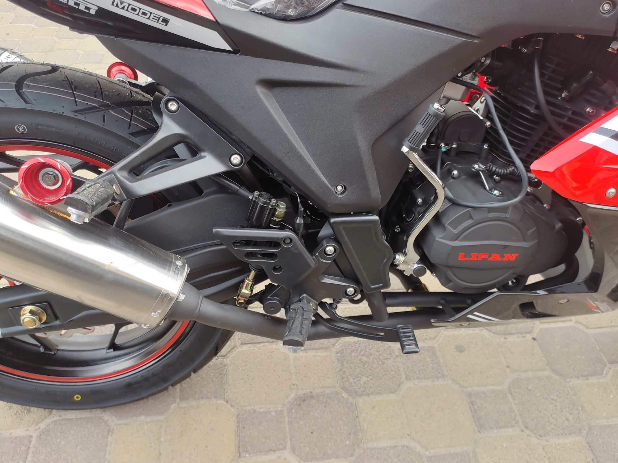 Мотоцикл Viper F2 з двигуном Lifan