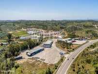 Armazém na zona de Leiria