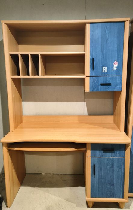 Komplet mebli młodzieżowych