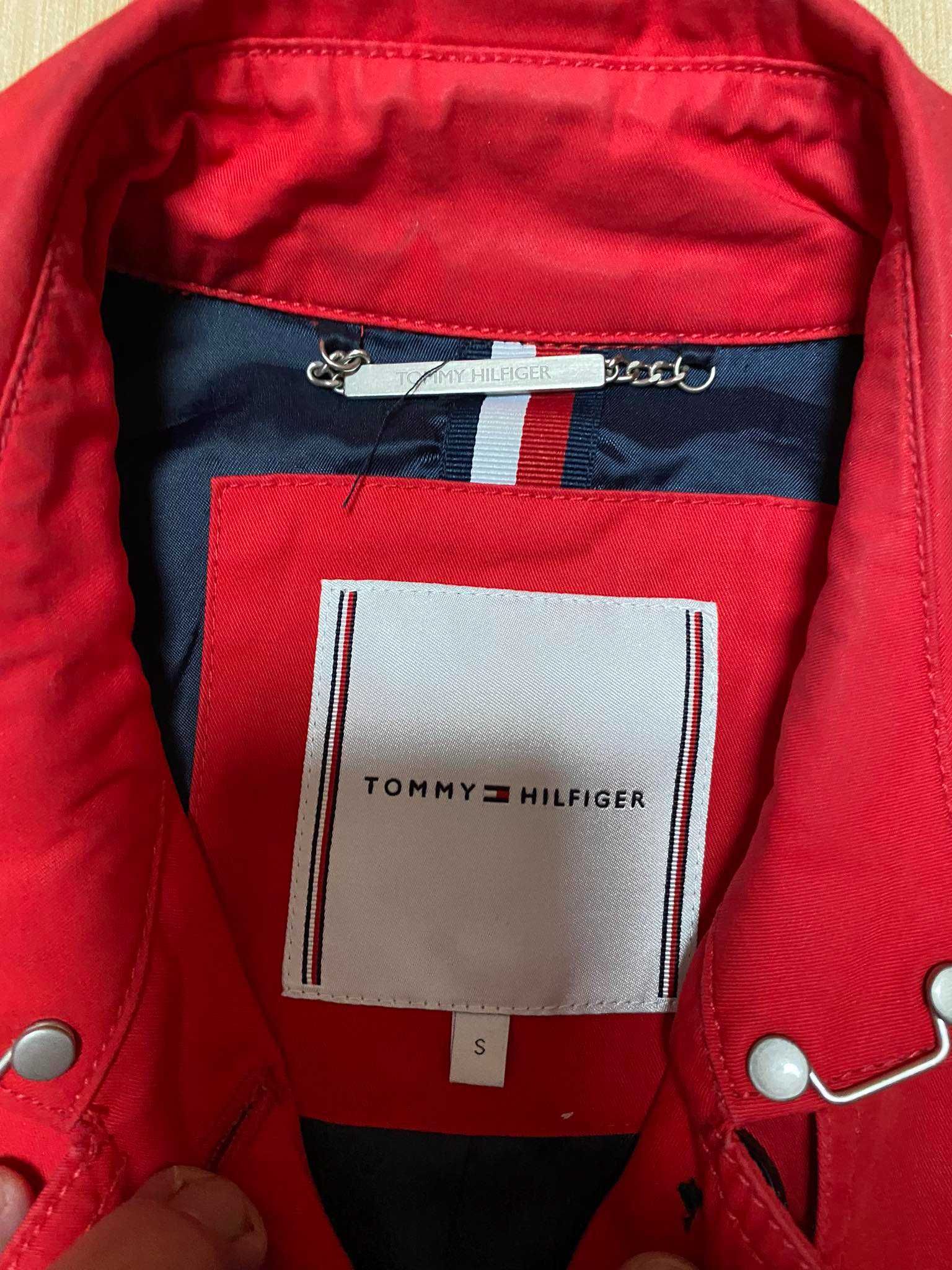 Damski czerwony płaszcz Tommy Hilfiger