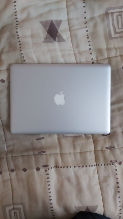 MacBook Pro russo + capas (13 polegadas, início de 2011)