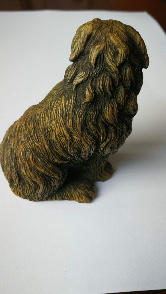 Pies Labrador figurka