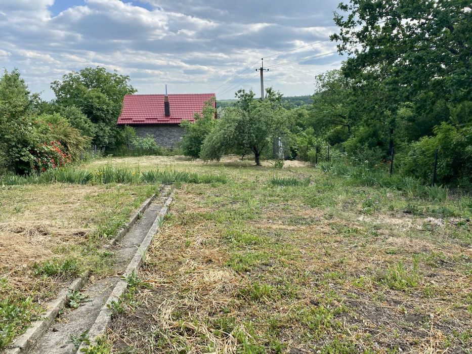 Продам дачу в мальовничому місці біля річки