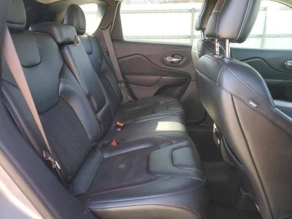 Продам Jeep Cherokee Trailhawk 2021 3.2л 141 тис км РОЗМИТНЕНИЙ