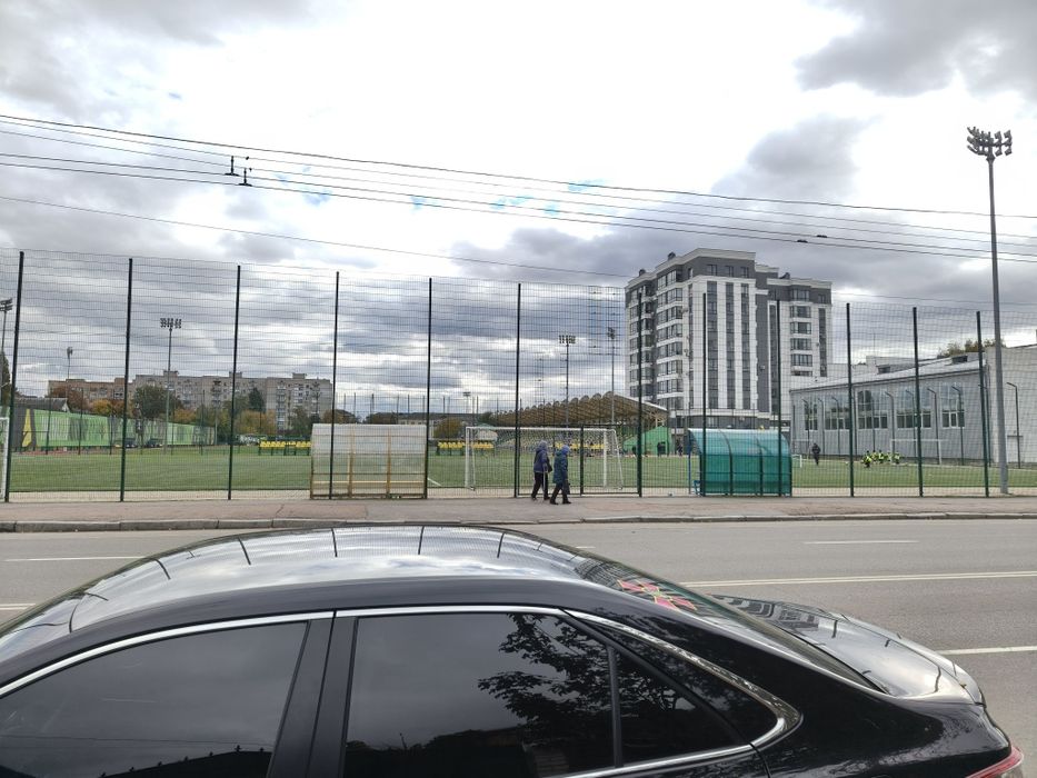 Центр міста. Оренда частина будинку з окремими своїм двором та входом.