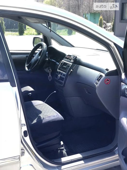 Toyota Avensis Verso