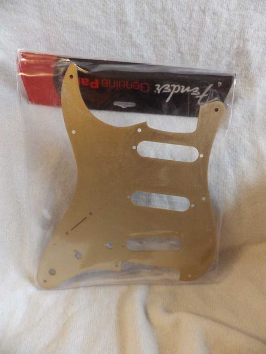 Oryginalny Fender Stratocaster Metalowy Gold Pickquard