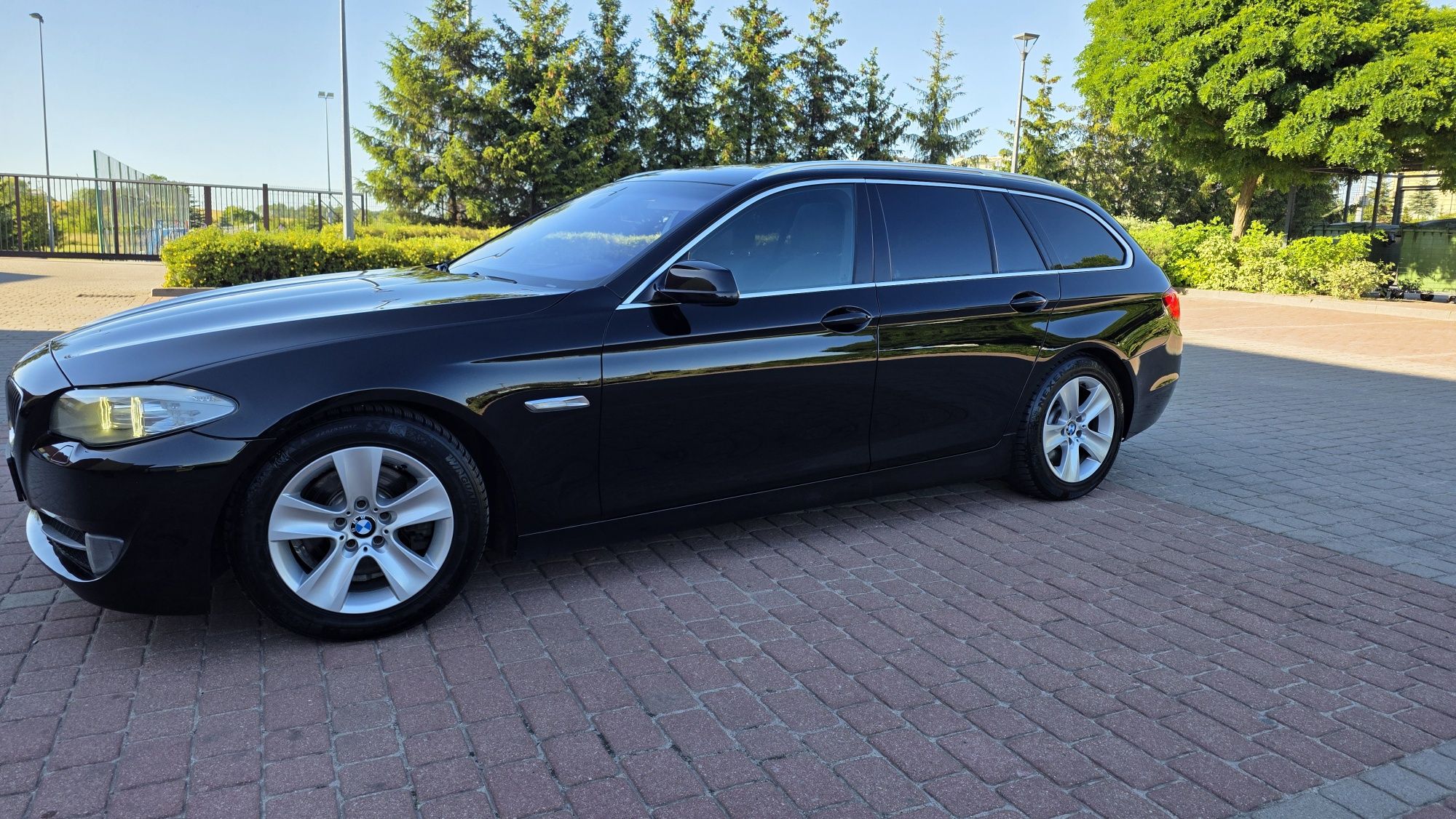 Bmw 5 f11 rok 2011 silnik 2.0 diesel doinwestowana ładna zamiana