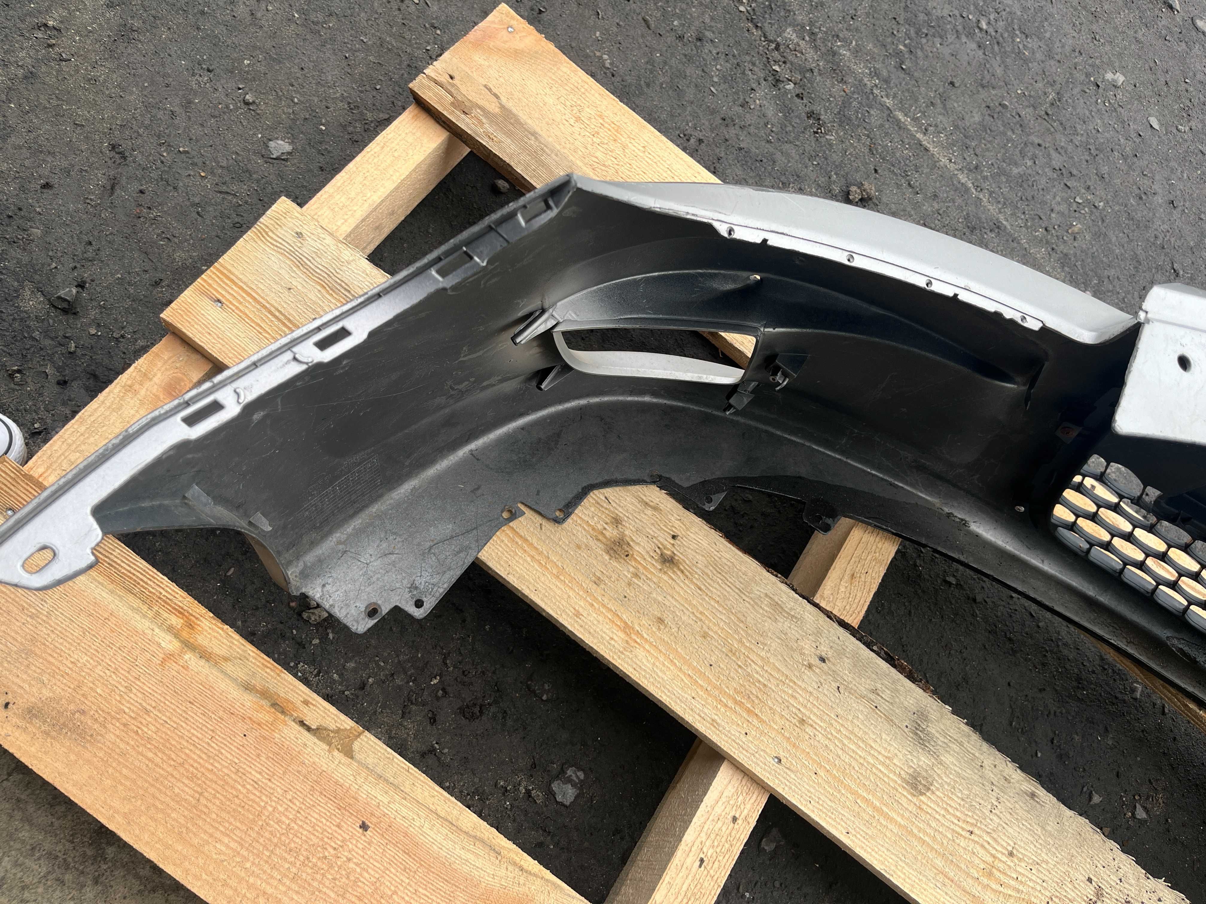 Бампер передній передний Hyundai I30 2009-2012 86511-2R000