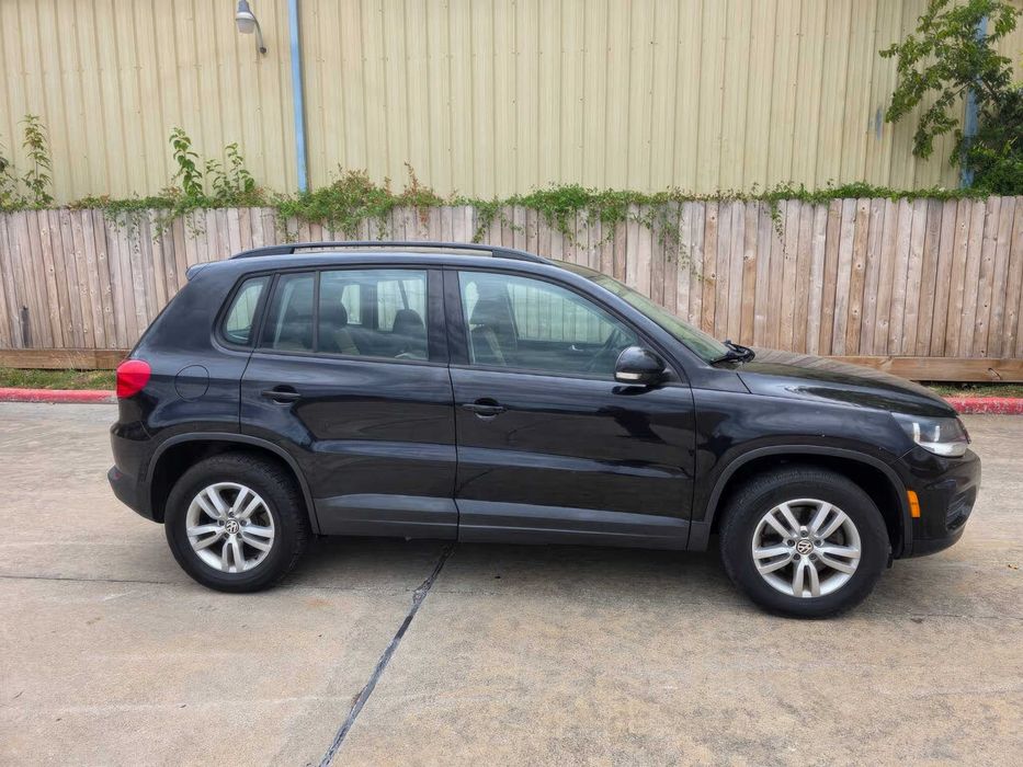 Volkswagen Tiguan      2016
