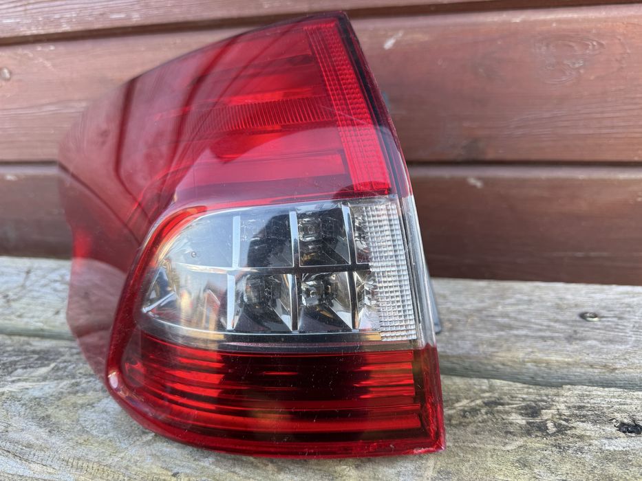 Lampa tylna lewa Citroen c5 kombi 10-12rok