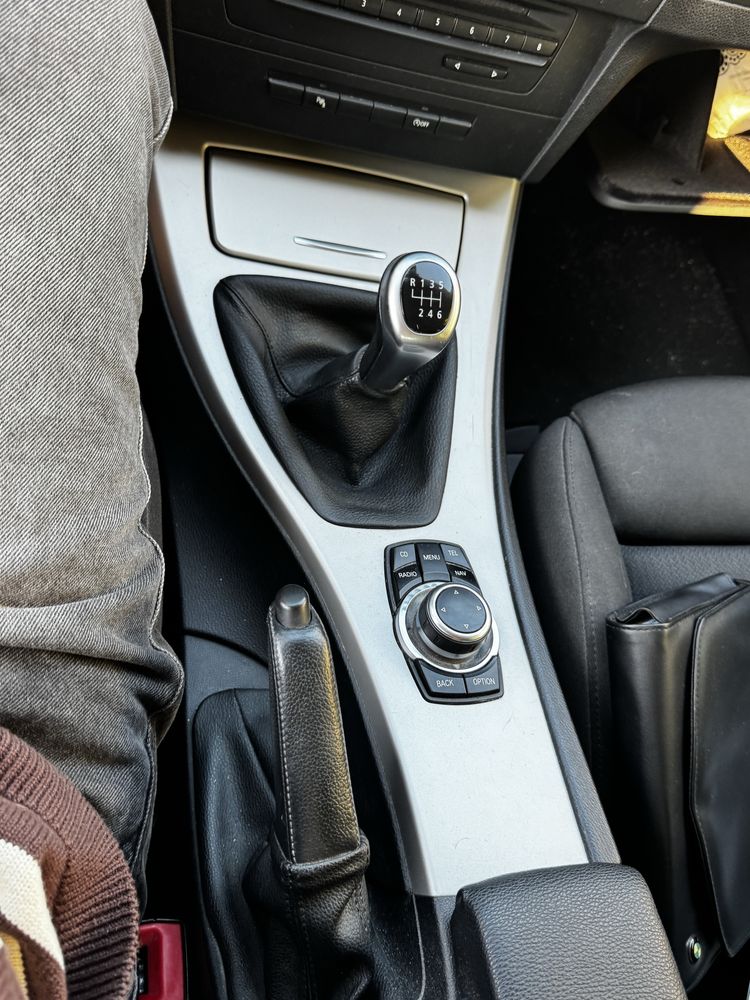 BMW 320d 2012 — Impecável e Económico!