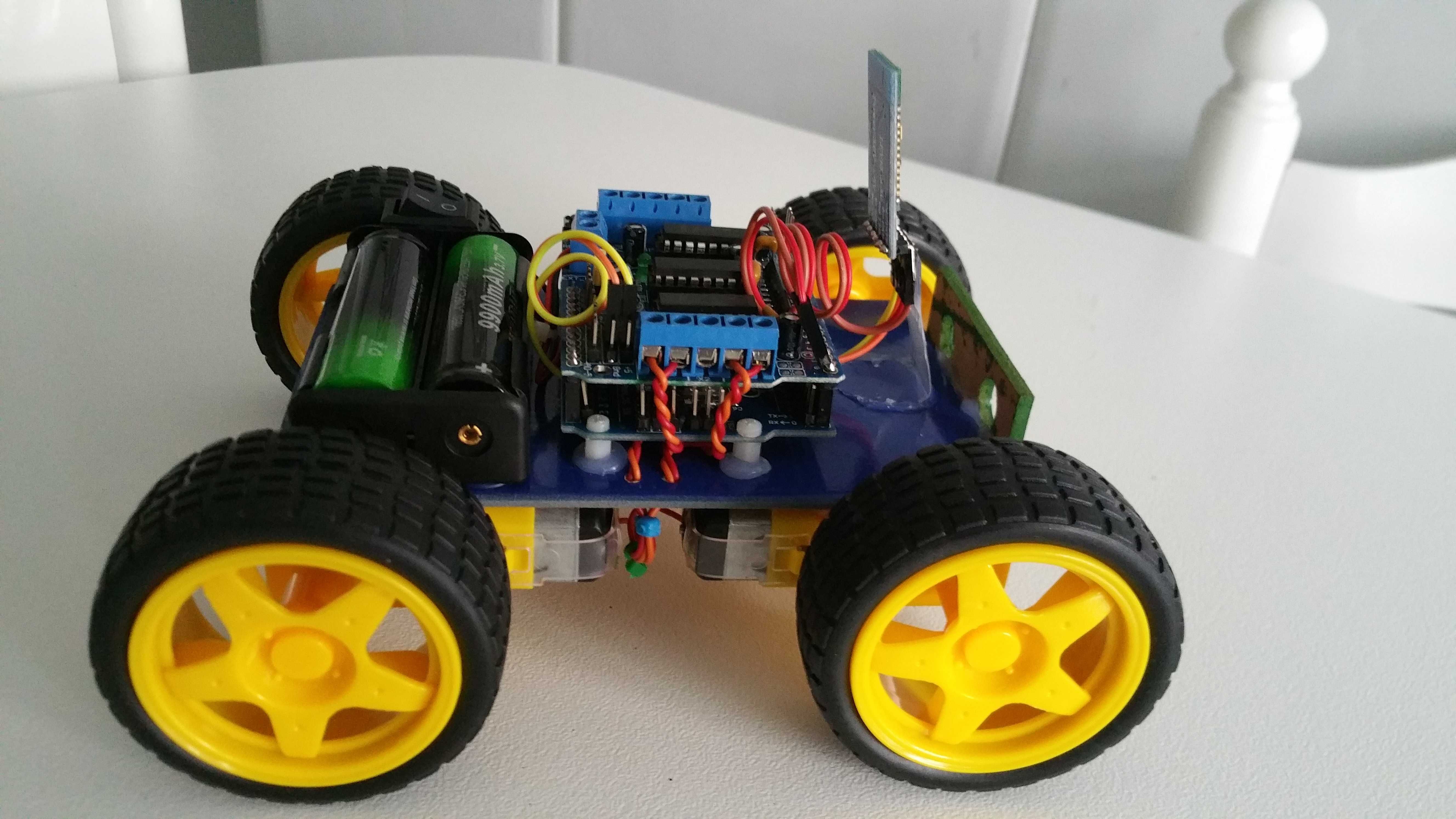 Carro Robot Arduino Educacional programado Control Bluetooth.