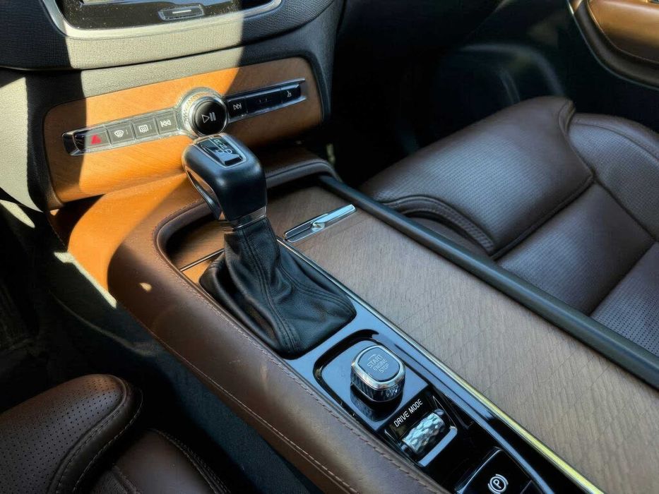 Volvo XC90 T6 Inscription      2018