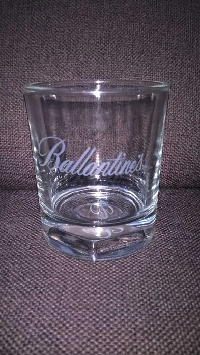 szklanka whisky Grant's Ballantine's